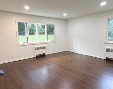 19 Bunkerhill Drive - Photo Thumbnail 13