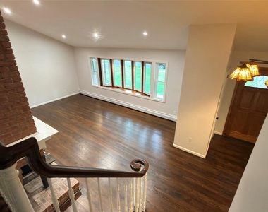19 Bunkerhill Drive - Photo Thumbnail 10