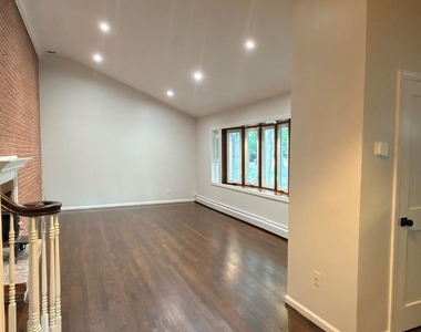 19 Bunkerhill Drive - Photo Thumbnail 8