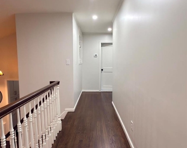19 Bunkerhill Drive - Photo Thumbnail 11