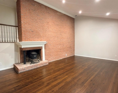 19 Bunkerhill Drive - Photo Thumbnail 3