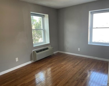 202 Main Street - Photo Thumbnail 9