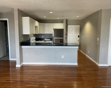 202 Main Street - Photo Thumbnail 2
