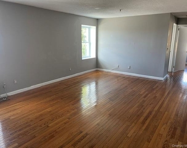 202 Main Street - Photo Thumbnail 8