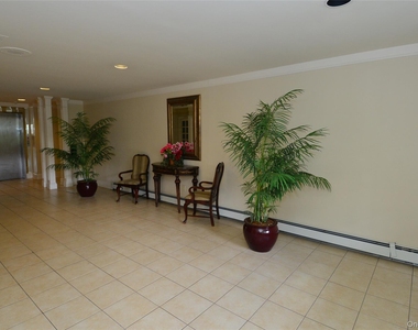 1 Consulate Drive - Photo Thumbnail 3
