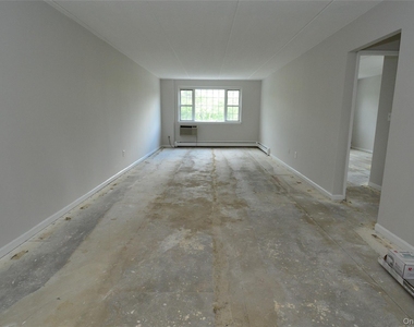 1 Consulate Drive - Photo Thumbnail 5