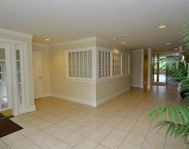 1 Consulate Drive - Photo Thumbnail 2