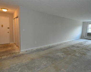 1 Consulate Drive - Photo Thumbnail 6