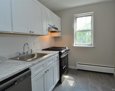 1 Consulate Drive - Photo Thumbnail 10