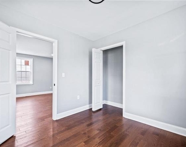 112 Hoyt Street - Photo Thumbnail 8
