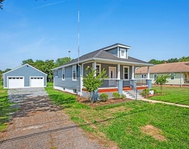 112 Hoyt Street - Photo Thumbnail 1