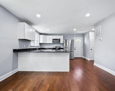 112 Hoyt Street - Photo Thumbnail 10