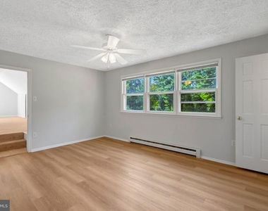 4570 Lawnvale Drive - Photo Thumbnail 10