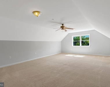 4570 Lawnvale Drive - Photo Thumbnail 13