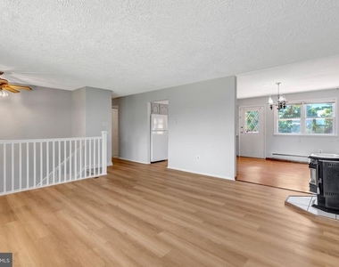 4570 Lawnvale Drive - Photo Thumbnail 6