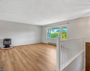 4570 Lawnvale Drive - Photo Thumbnail 5