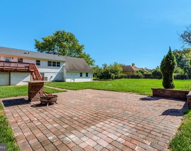 4570 Lawnvale Drive - Photo Thumbnail 29