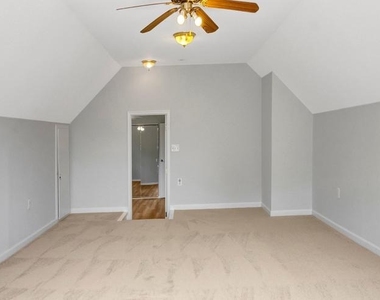 4570 Lawnvale Drive - Photo Thumbnail 14