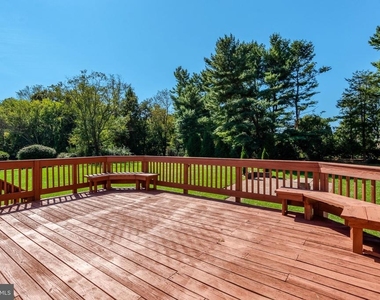 4570 Lawnvale Drive - Photo Thumbnail 32