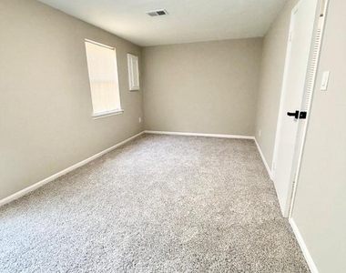 5941 Heritage Drive - Photo Thumbnail 14