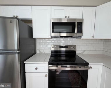 5941 Heritage Drive - Photo Thumbnail 2