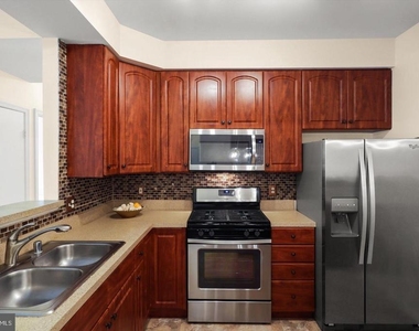 6613 Netties Lane - Photo Thumbnail 7