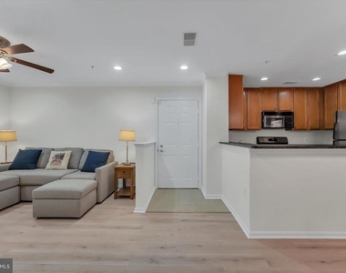 1516 N Point Drive - Photo Thumbnail 9
