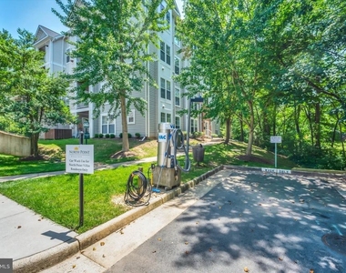 1516 N Point Drive - Photo Thumbnail 3