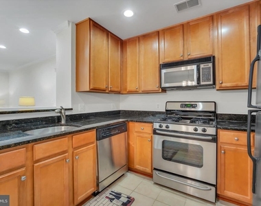 1516 N Point Drive - Photo Thumbnail 14