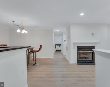 1516 N Point Drive - Photo Thumbnail 8