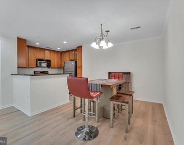 1516 N Point Drive - Photo Thumbnail 11