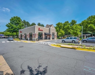 1516 N Point Drive - Photo Thumbnail 7