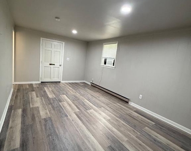 1425 Dandridge Street - Photo Thumbnail 5