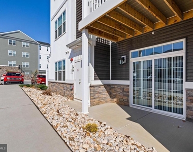 1001 Admiral Lane - Photo Thumbnail 12