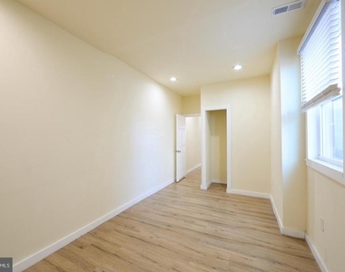 1558 N Randolph Street - Photo Thumbnail 7