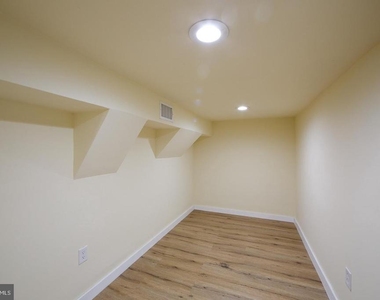 1558 N Randolph Street - Photo Thumbnail 15