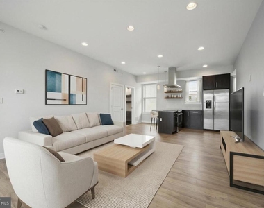 714 N Chadwick Street - Photo Thumbnail 1