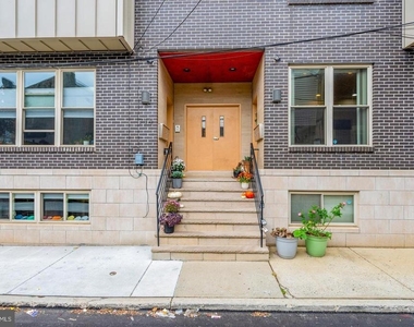 714 N Chadwick Street - Photo Thumbnail 20