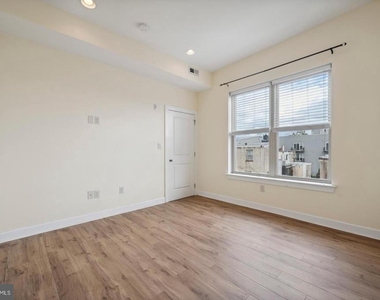 714 N Chadwick Street - Photo Thumbnail 14
