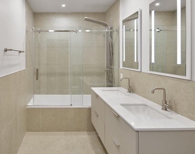 815 - 17 N Poplar Street - Photo Thumbnail 2