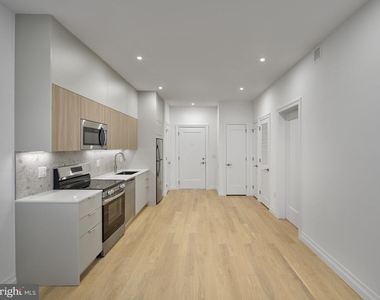 815 - 17 N Poplar Street - Photo Thumbnail 6