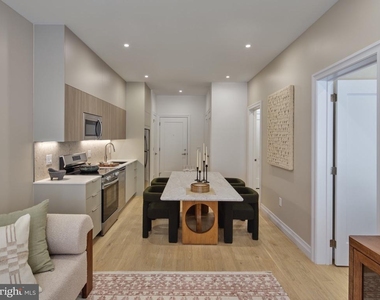 815 - 17 N Poplar Street - Photo Thumbnail 2