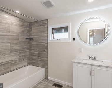 2217 Waterloo Street - Photo Thumbnail 16