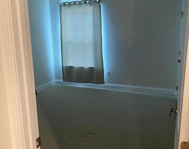 206 Crossing Way - Photo Thumbnail 12