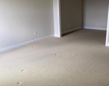 206 Crossing Way - Photo Thumbnail 9