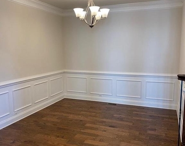 206 Crossing Way - Photo Thumbnail 5
