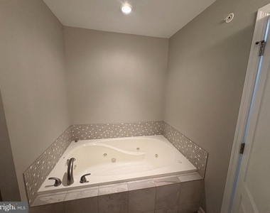 152 High Point Avenue - Photo Thumbnail 6