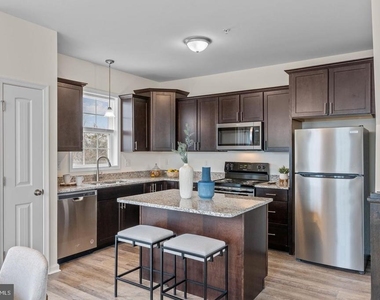 2047 Terrace View Lane - Photo Thumbnail 4