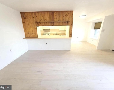 1005 Timber Creek - Photo Thumbnail 3