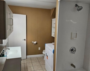 6124 Wayne Avenue - Photo Thumbnail 2